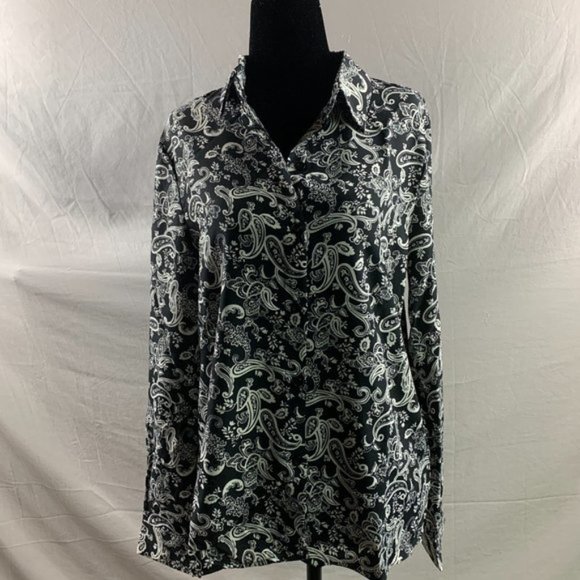 Black And White Paisley Button Down Blouse - Picture 6 of 7